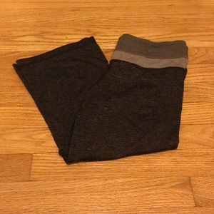 Lulu lemon size small gray workout capris